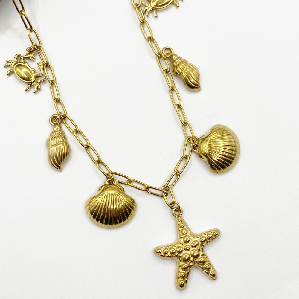 NEW Gold Seashell & Starfish Paperclip Charm Necklace